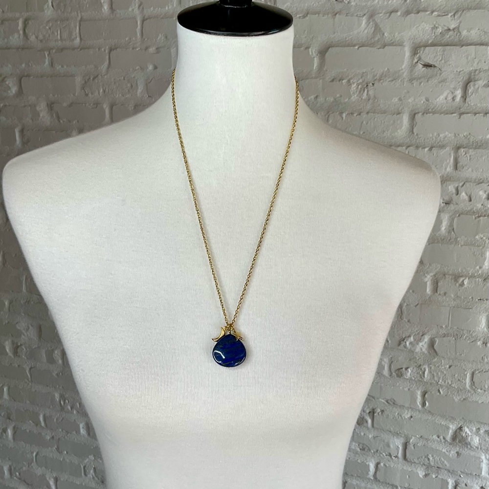 Elegant Gold and Blue Pendant Necklace